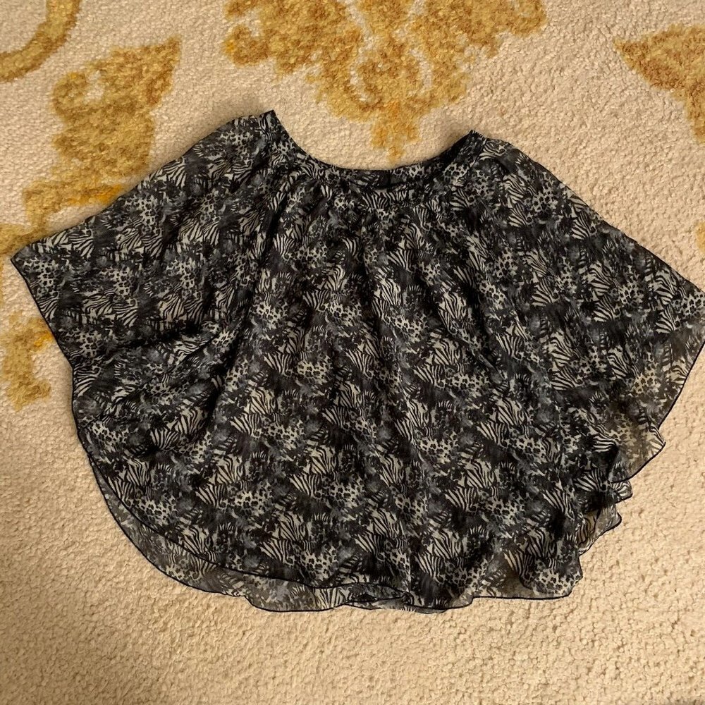 Lilly Lou. Size Small Oversized Modified Cape. Semi Sheer Banded Neck. B71